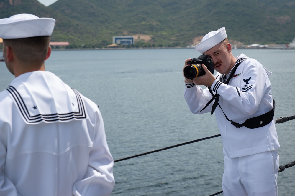 USS BLUE RIDGE ARRIVES IN VIETNAM