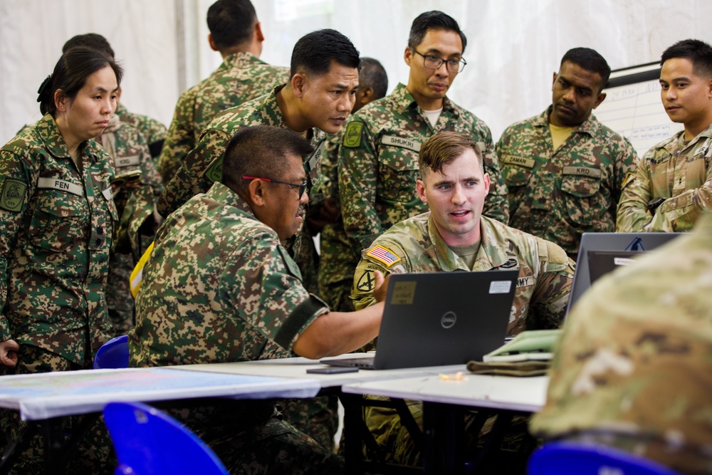 U.S. Army and Malaysian Military Leaders Discuss Strategic Coordination at Exercise Keris Strike 24