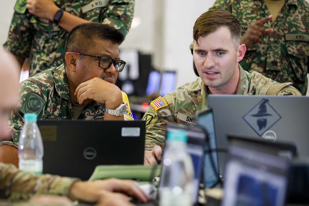 U.S. Army and Malaysian Military Leaders Discuss Strategic Coordination at Exercise Keris Strike 24