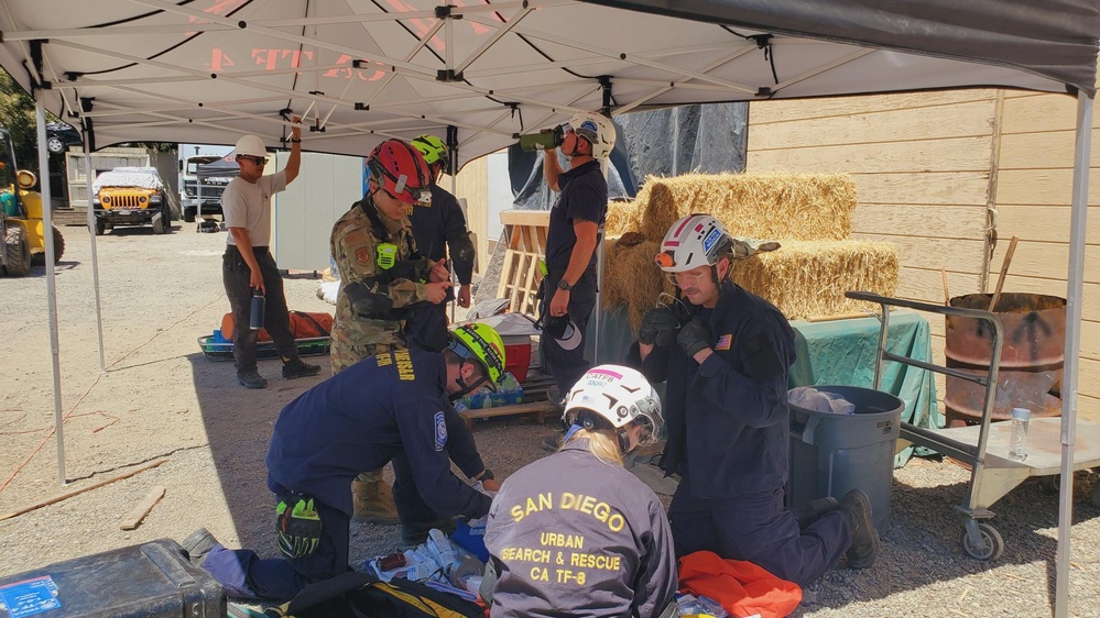 Hawaii ANG Medical Professionals Excel at National FEMA Urban Search and Rescue Course