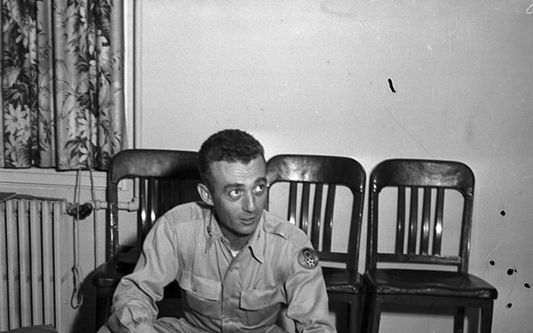 Intelligence Agents Investigate UFOs in Roswell (7 JUL 1947)