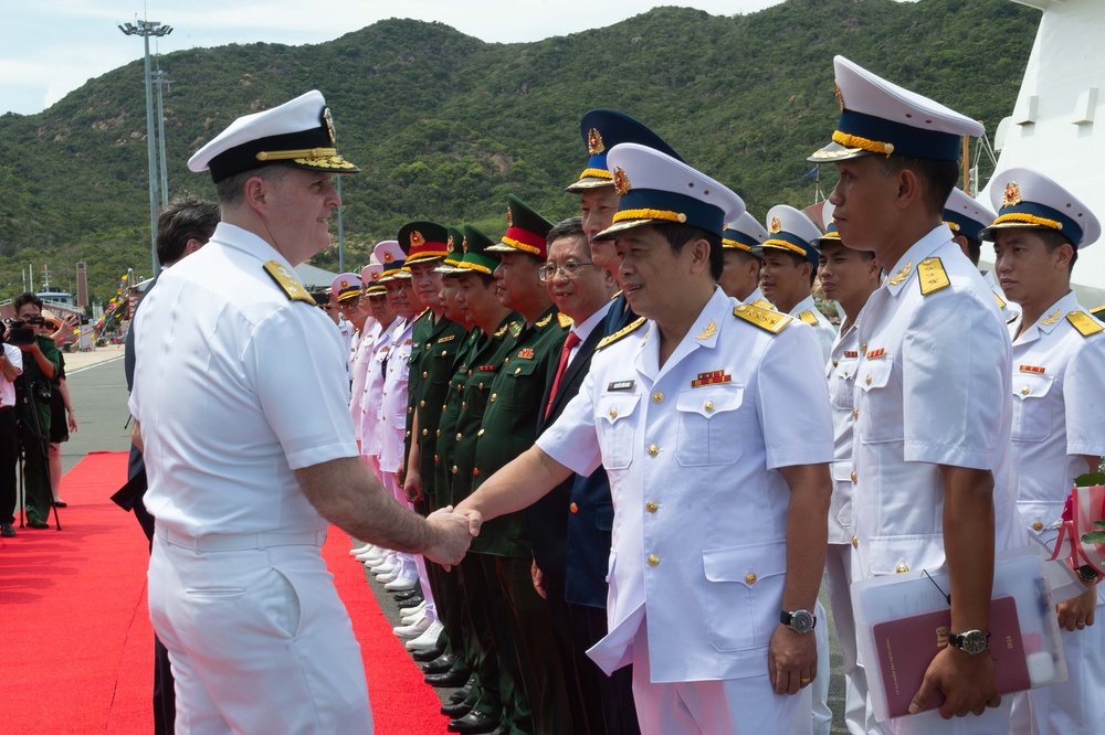 USS BLUE RIDGE VISITS CAM RANH, VIETNAM