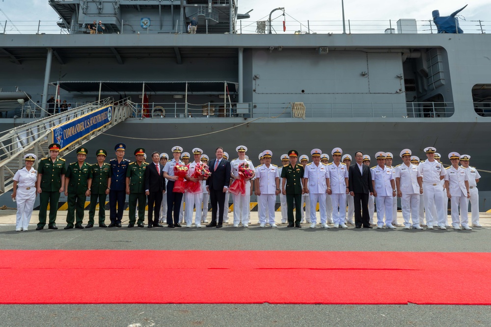 USS BLUE RIDGE VISITS CAM RANH, VIETNAM