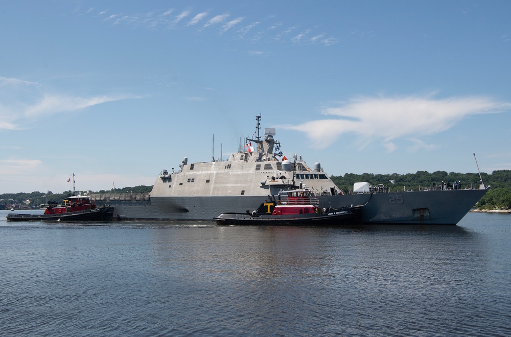 DVIDS - Images - USS Marinette (LCS 25) Arrives [Image 2 of 3]