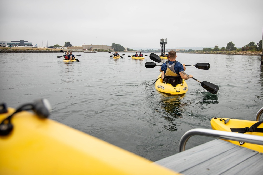 DVIDS - Images - Kayak Team-Building Event With 3rd Recruit Training ...