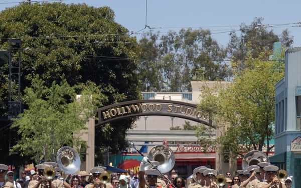 1st MARDIV Band performs at Disneyland for Independence Day