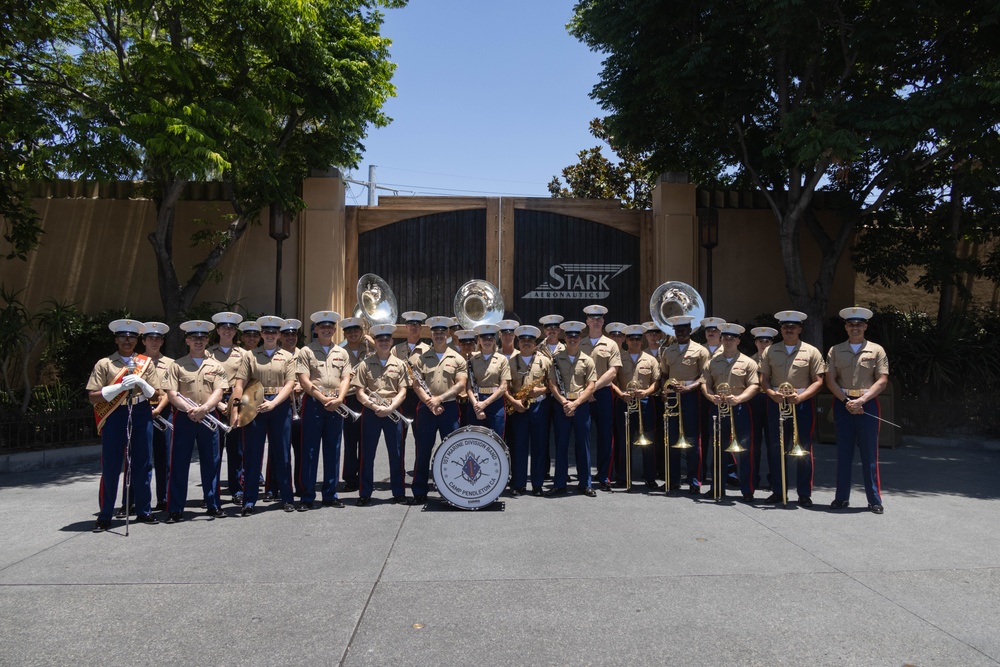1st MARDIV Band performs at Disneyland for Independence Day