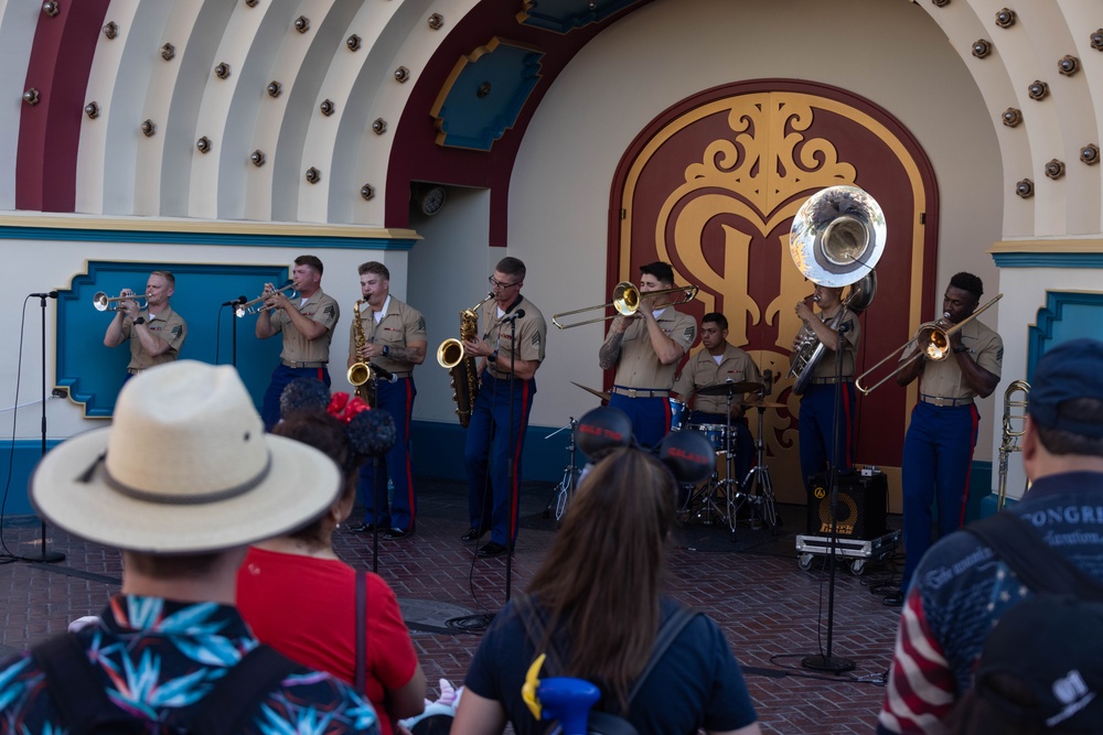 1st MARDIV Band performs at Disneyland for Independence Day