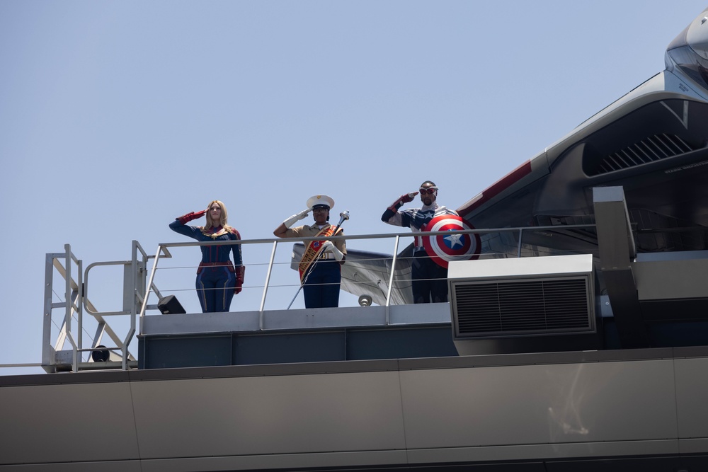 1st MARDIV Band performs at Disneyland for Independence Day