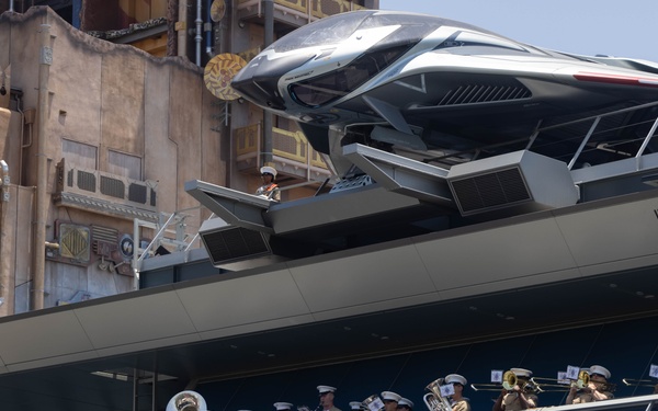 1st MARDIV Band performs at Disneyland for Independence Day