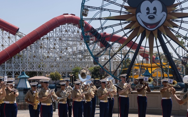 1st MARDIV Band performs at Disneyland for Independence Day