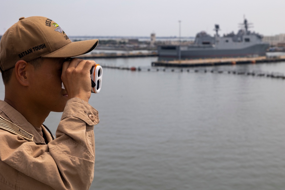 USS Bataan Transits to General Dynamics NASSCO