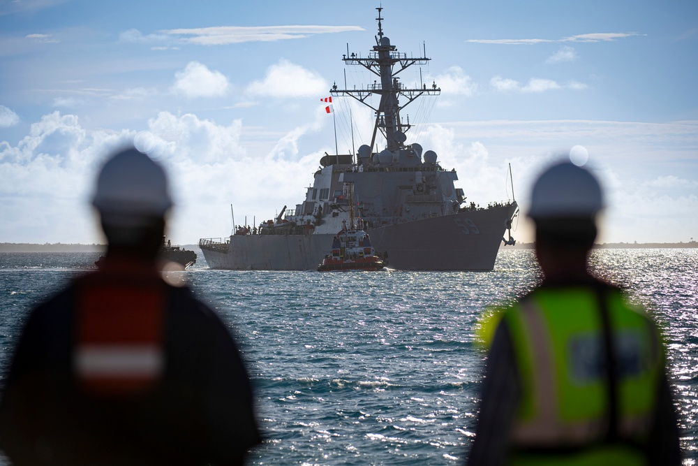 USS Russel (DDG 59) Arrives in Diego Garcia