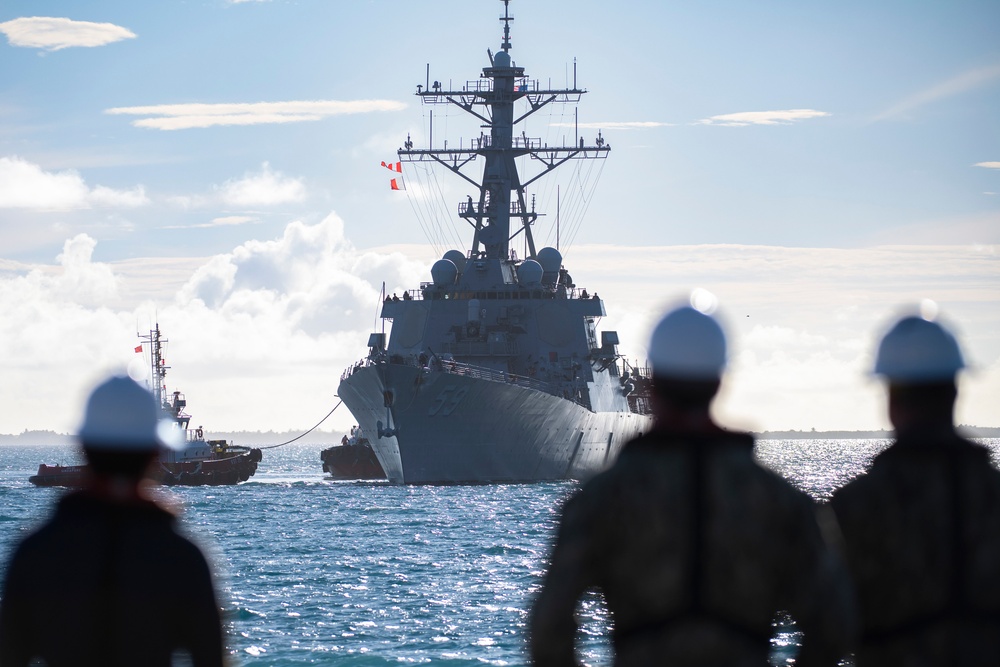 USS Russel (DDG 59) Arrives in Diego Garcia