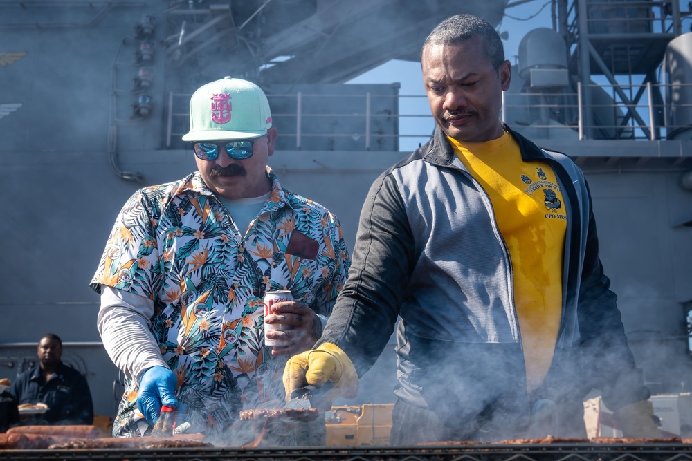 Boxer Hosts 4th of July Steel Beach Picnic