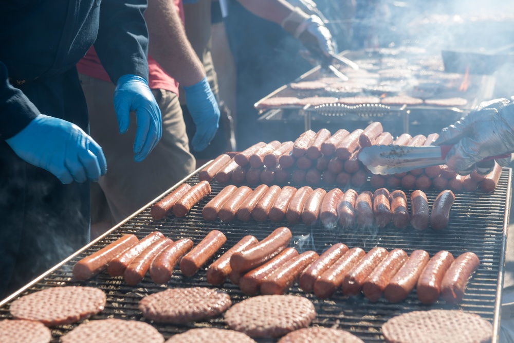 Boxer Hosts 4th of July Steel Beach Picnic