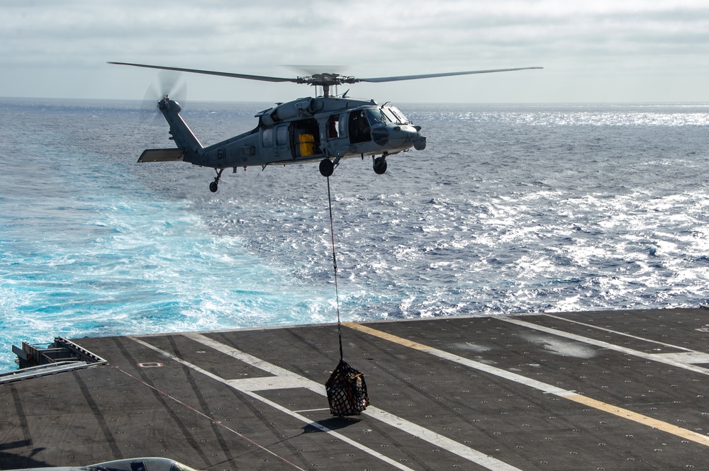 USS Ronald Reagan (CVN 76) conducts a vertical replenishment refresher