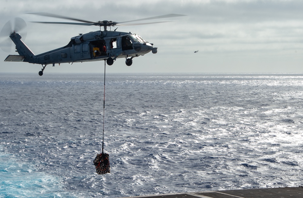 USS Ronald Reagan (CVN 76) conducts a vertical replenishment refresher