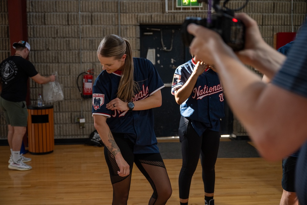 Airmen and Soldiers meet with the Washington Nationals