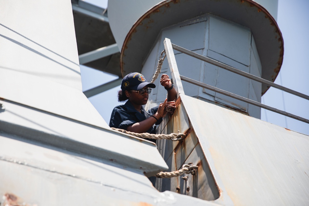 USS McCain Conducts Routine Operations in Arabian Gulf