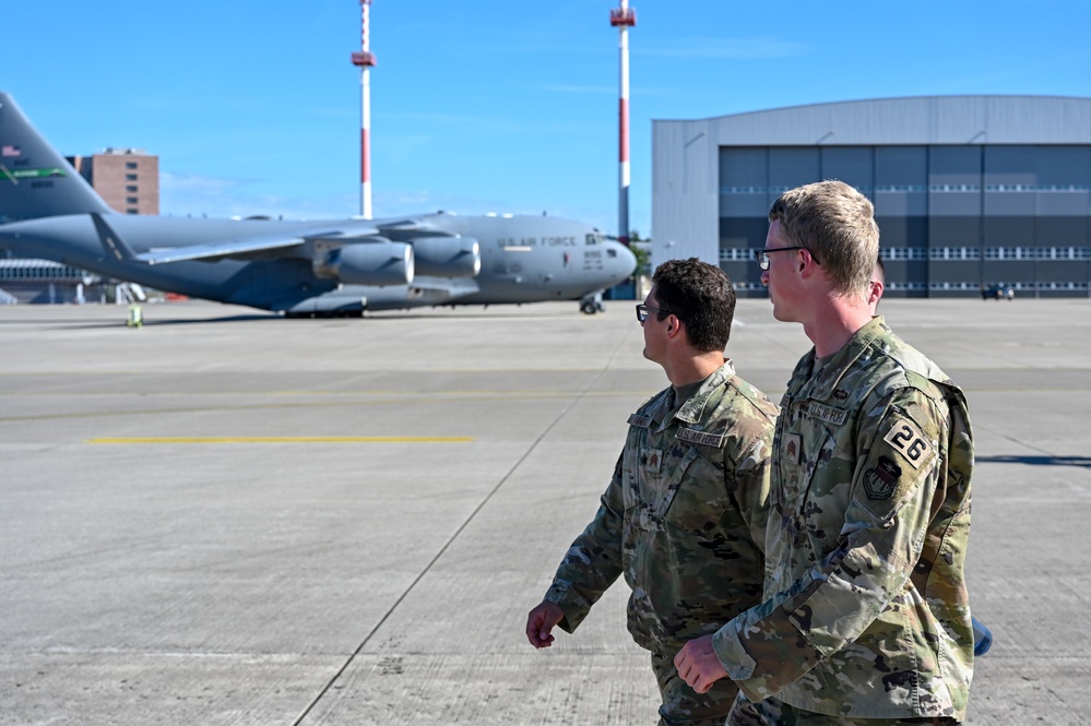 USAFA Cadets visit 521 AMOW during summertime Operations Air Force Program