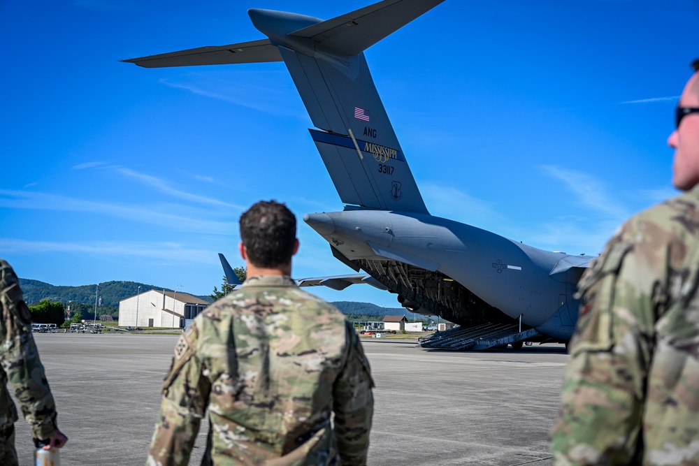 USAFA Cadets visit 521 AMOW during summertime Operations Air Force Program