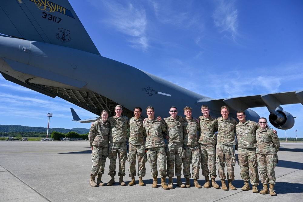 USAFA Cadets visit 521 AMOW during summertime Operations Air Force Program