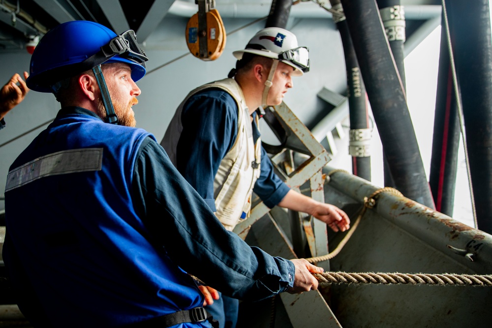 George Washington conducts replenishment at sea