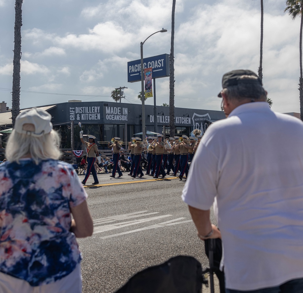 1st MARDIV Band performs in Oceanside Independence Parade