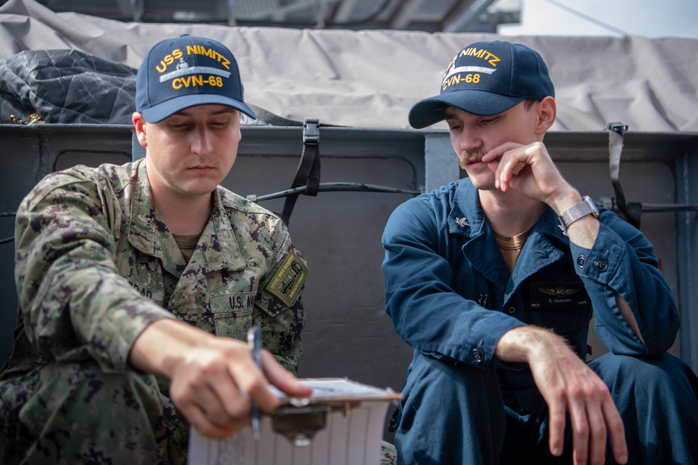 Sailors Participate in VIPER Drill