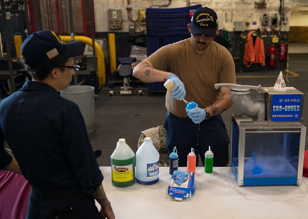 MWR Provides Snow Cones for Sailors