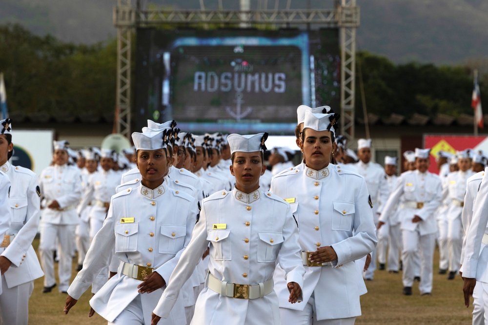 Historic Milestone: First Women Graduate from Brazilian Naval Infantry Basic Training