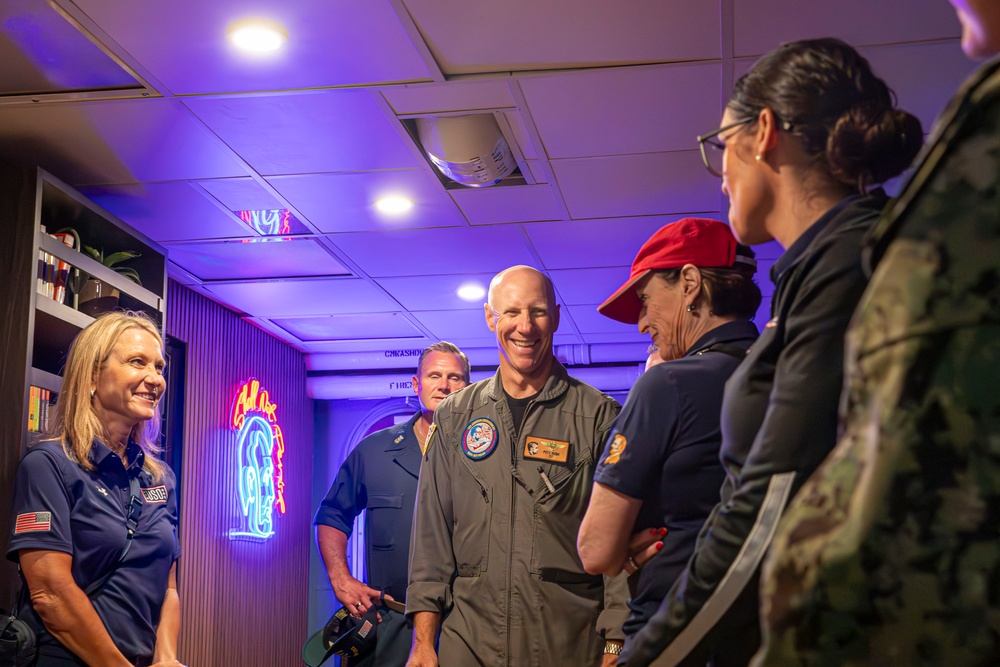 Abraham Lincoln hosts a USO ribbon cutting ceremony