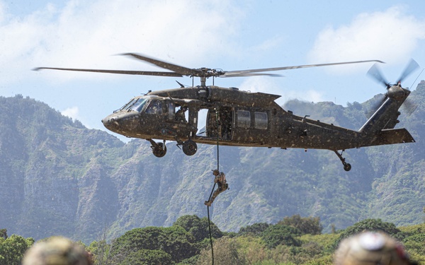 25th Combat Aviation Brigade supports U.S. Naval Special Warfare operators fast rope training during RIMPAC 2024