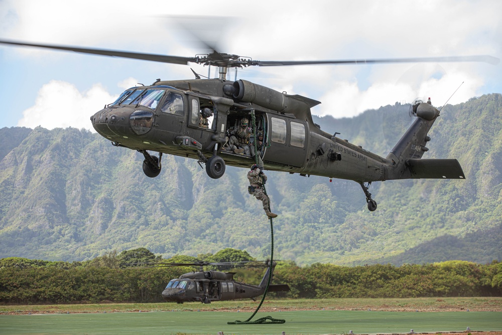 25th Combat Aviation Brigade supports U.S. Naval Special Warfare operators fast rope training during RIMPAC 2024