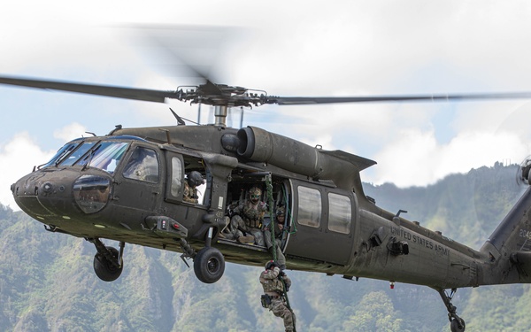 25th Combat Aviation Brigade supports U.S. Naval Special Warfare operators fast rope training during RIMPAC 2024