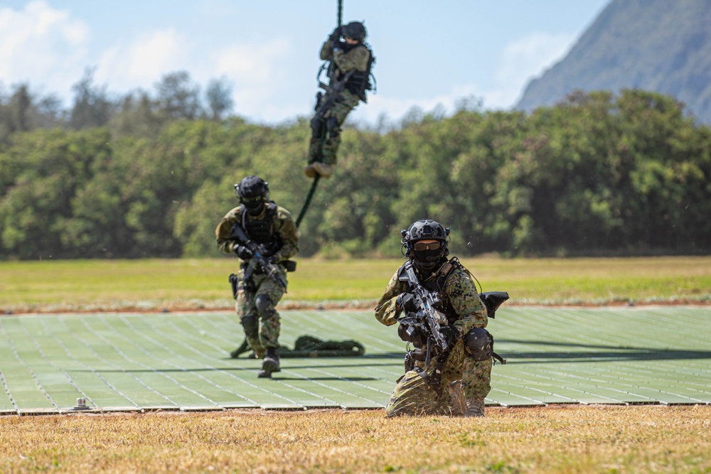 25th Combat Aviation Brigade supports U.S. Naval Special Warfare operators fast rope training during RIMPAC 2024