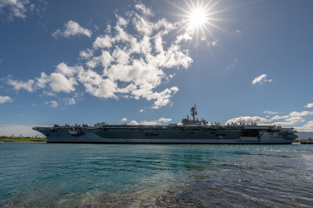 USS Carl Vinson (CVN 70) departs Joint Base Pearl Harbor-Hickam, Hawaii