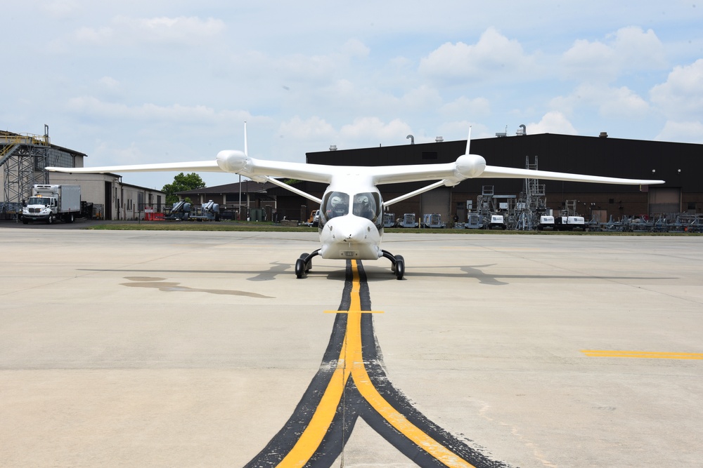 All-Electric Fixed-Wing Offloads Cargo at JB MDL