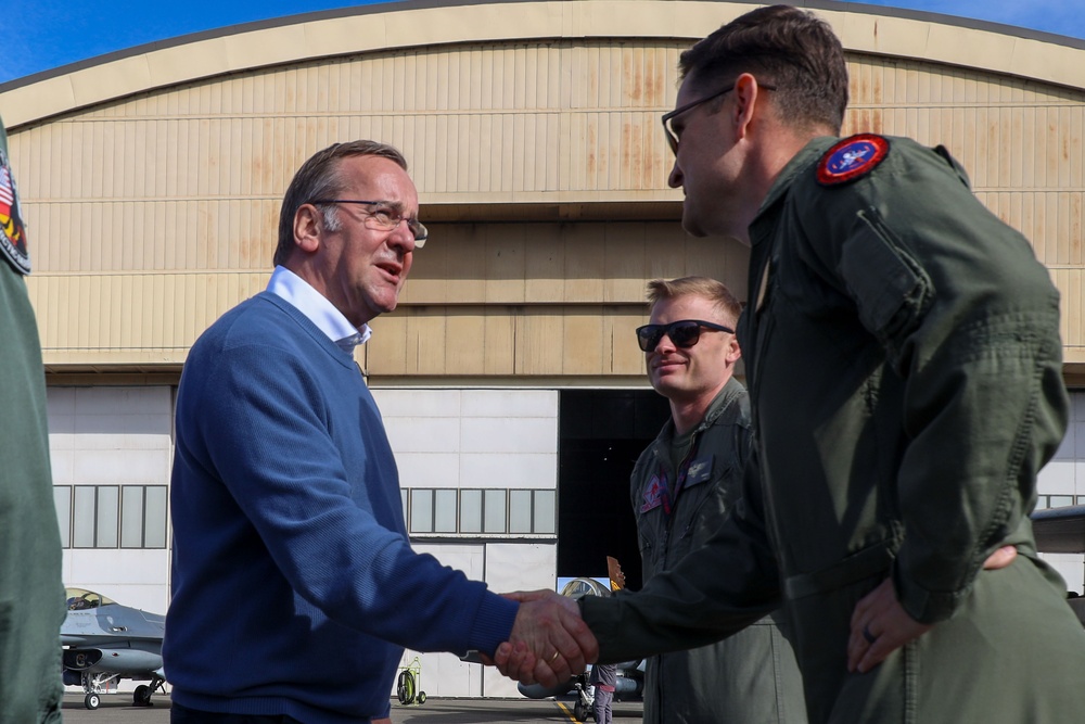 Arctic Defender | German Minister of Defence Tours Aircraft Static Display