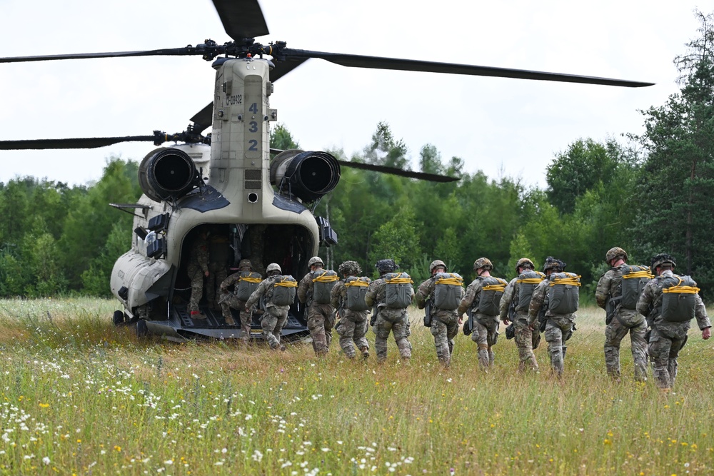 1-91 Cav, 173rd AB Family jump