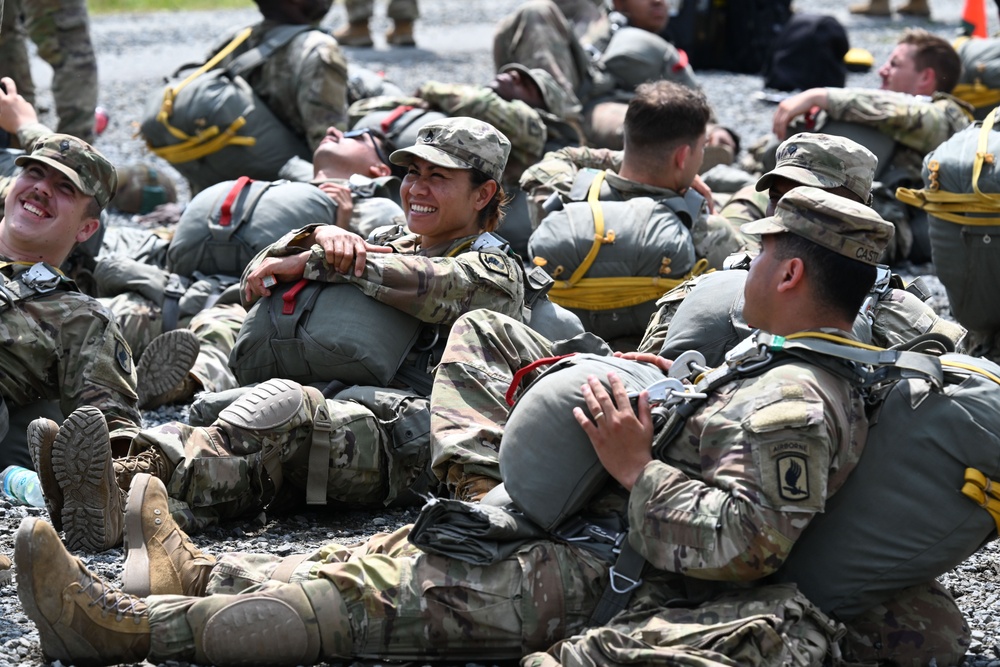 1-91 Cav, 173rd AB Family jump