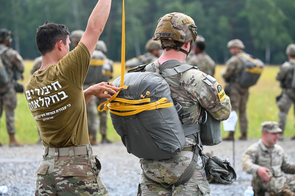 1-91 Cav, 173rd AB Family jump