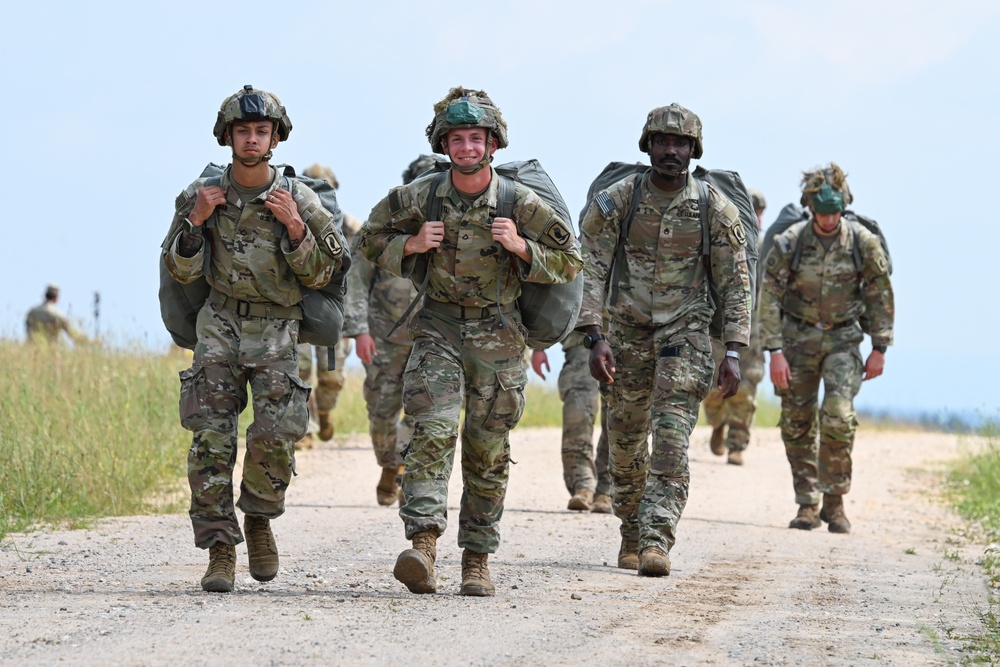 1-91 Cav, 173rd AB Family jump