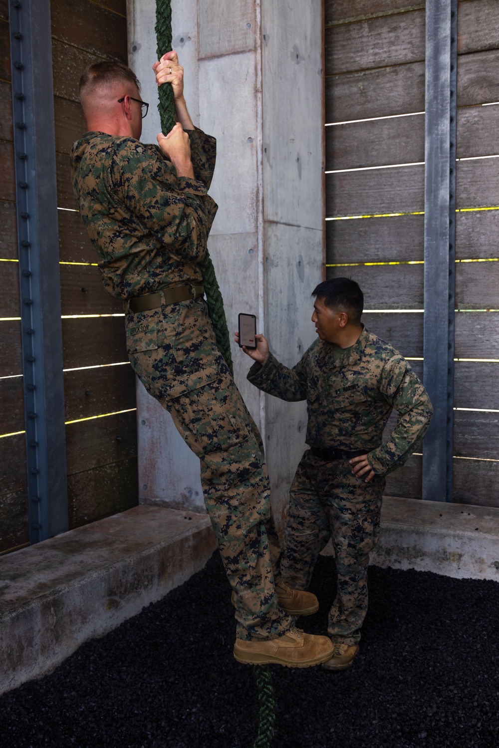 U.S. Service Members Participate in a Helicopter Rope Suspension Techniques Training Exercise