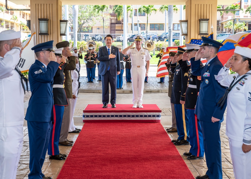 President of the Republic of Korea visits Hawaii