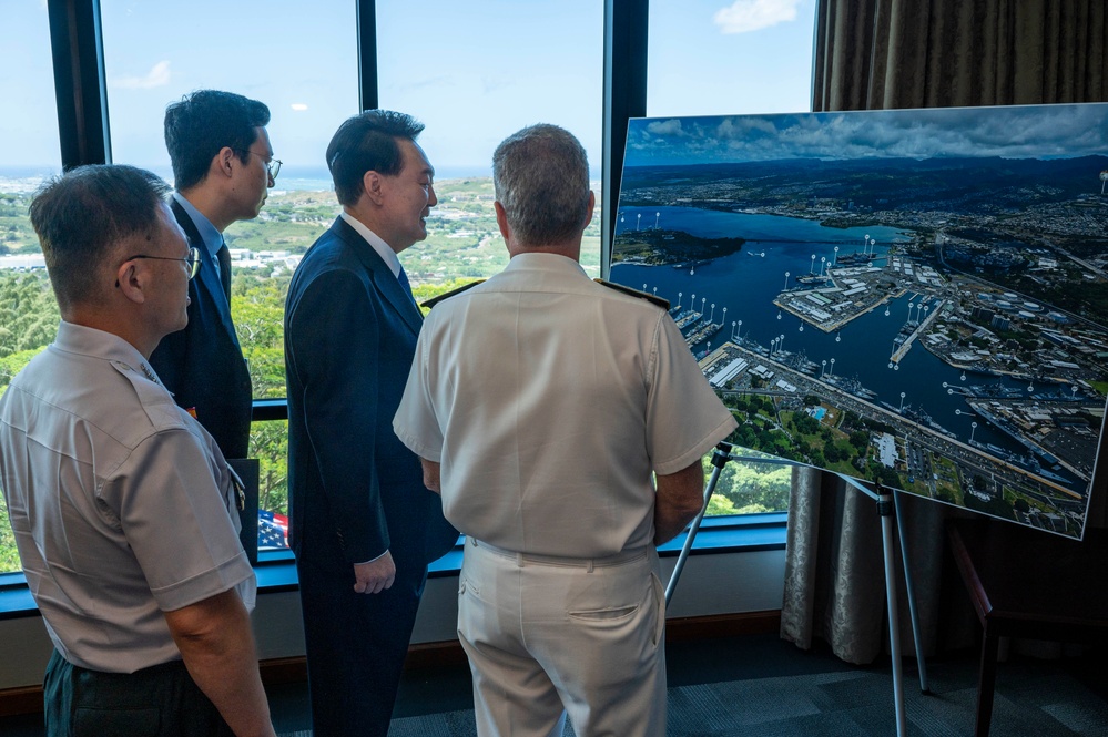 President of the Republic of Korea visits Hawaii