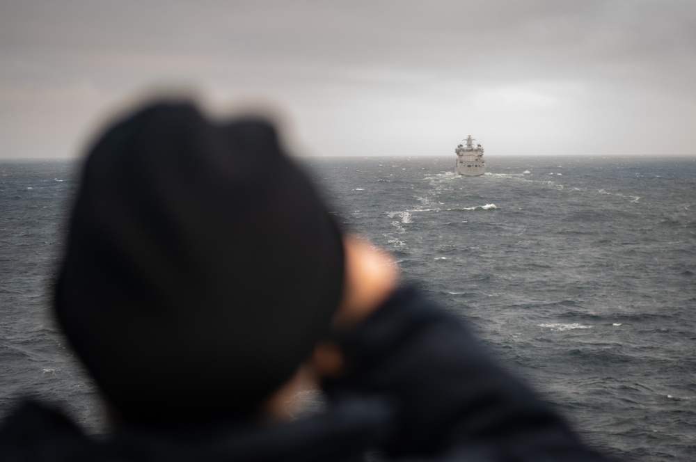 USS New York Resupplies with Norwegian Oiler Maud