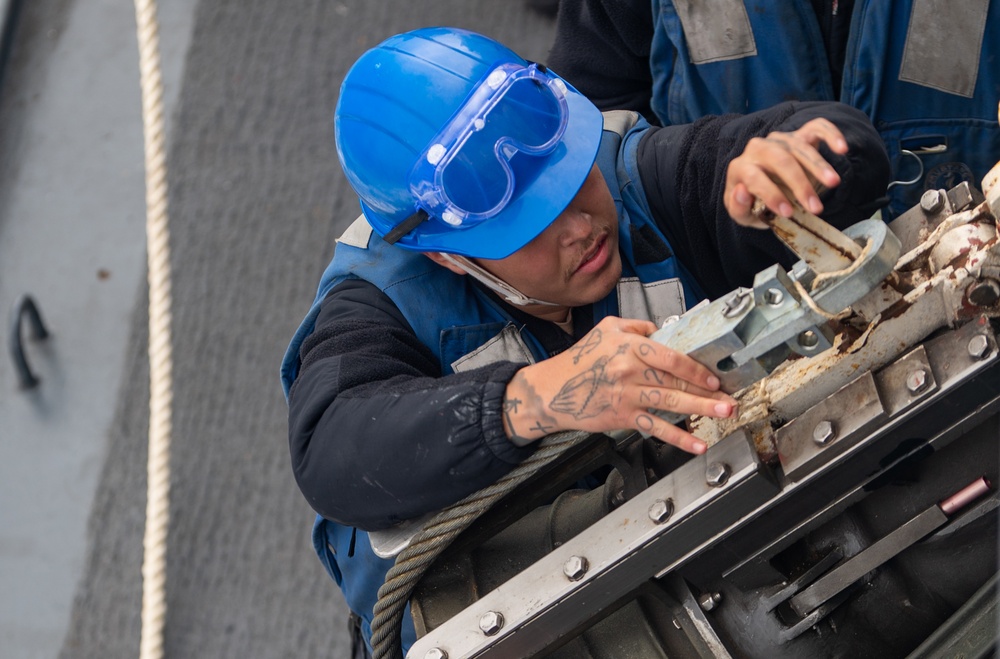 USS New York Resupplies with Norwegian Oiler Maud