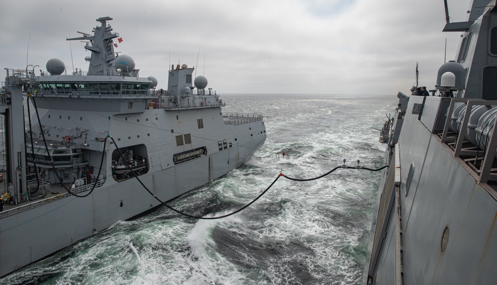 USS New York Resupplies with Norwegian Oiler Maud